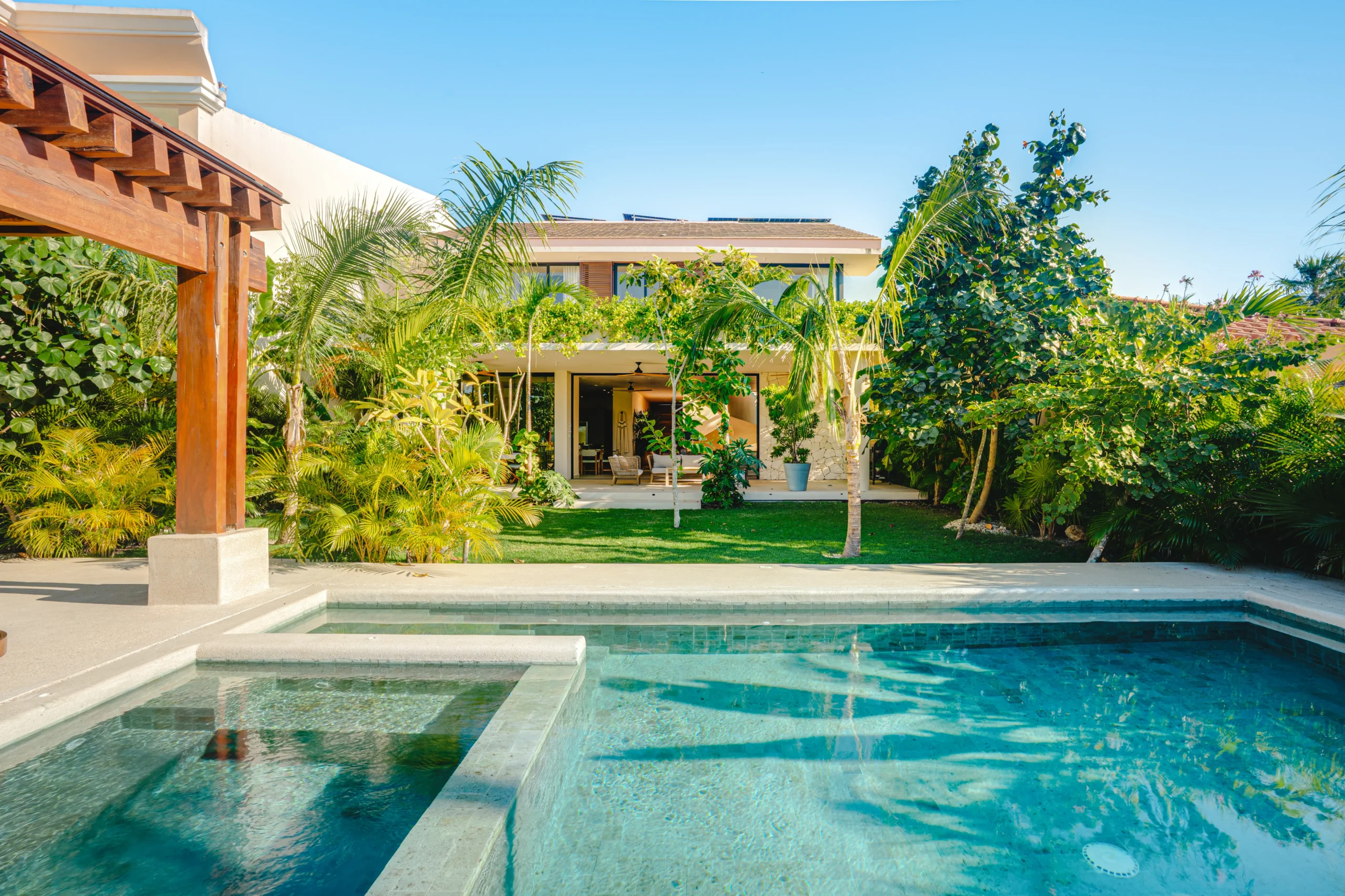 casa-anapaula-backyard-pool-jacuzzi-palapa-riviera-maya